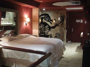 Aladdin​ - Couples Only​ Hotel