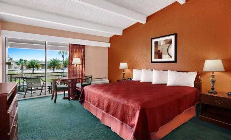 Travelodge By Wyndham Hotel 2*