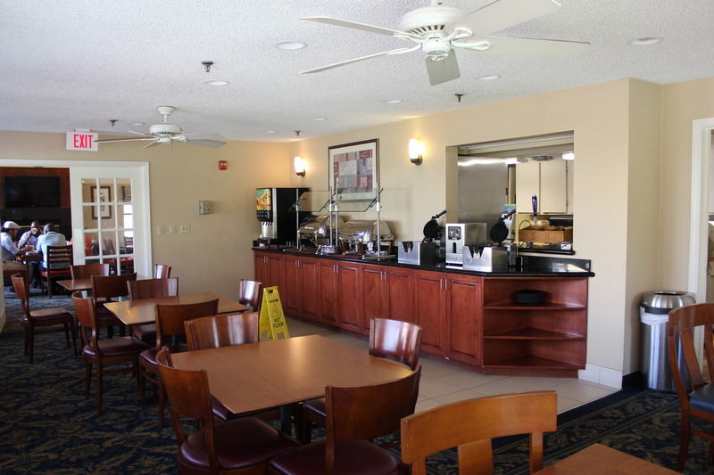 Hotel & Miami Airport West 3*