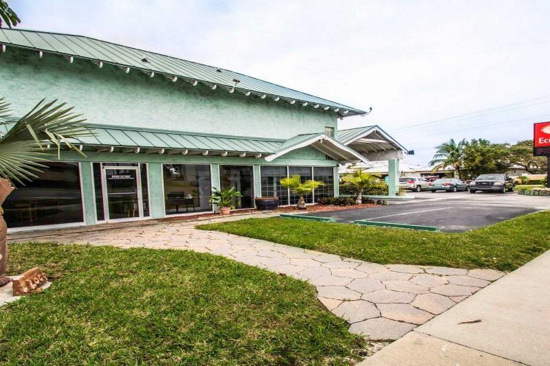 Lodge Econo Cocoa - Near The Port *