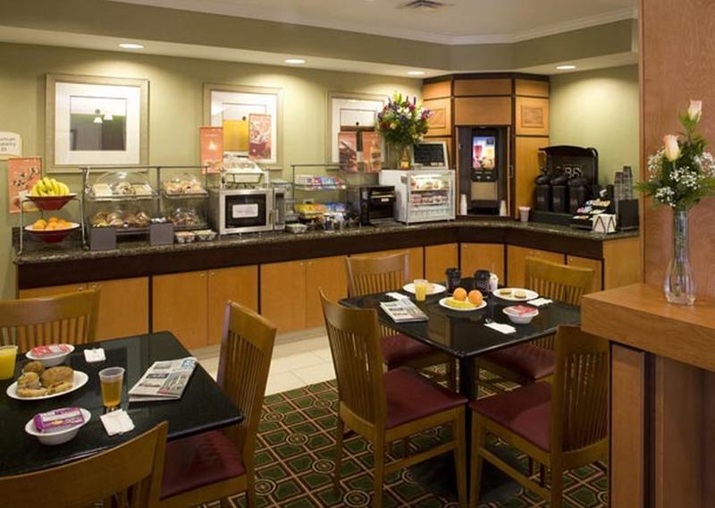 Fairfield & Butler Boulevard Hotel 3*