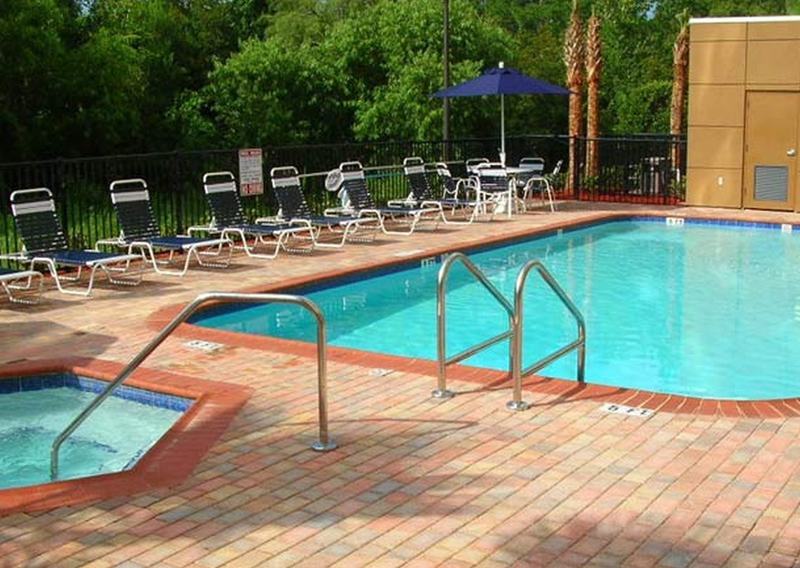 Hotel Fairfield & Butler Boulevard 3*