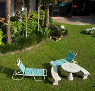 Travelodge Monaco Motel