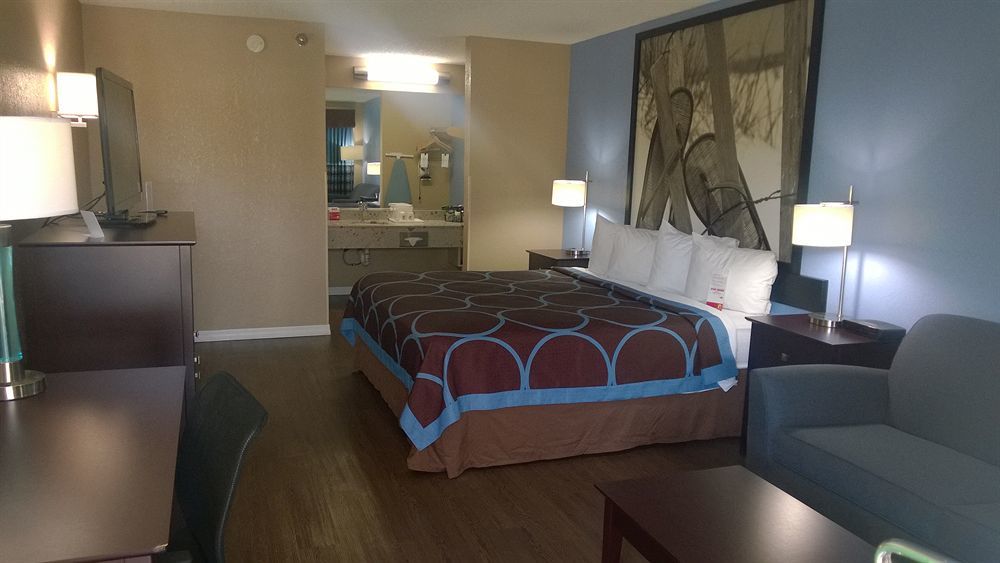 Motel Super 8 By Wyndham Bradenton Area