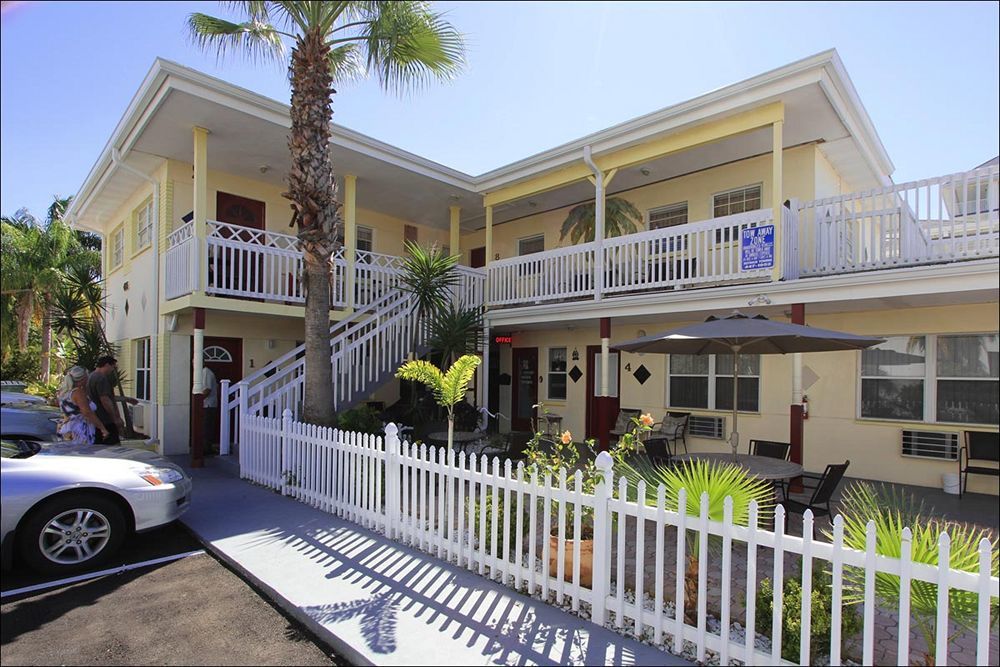 Silver Sands Motel