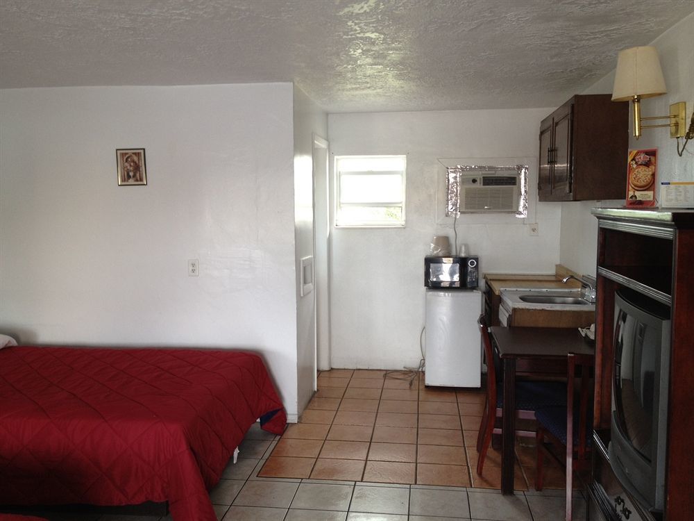 Motel Three Oaks -