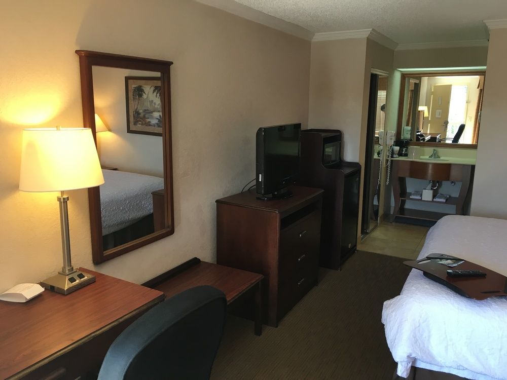Town & 3* Crestview
