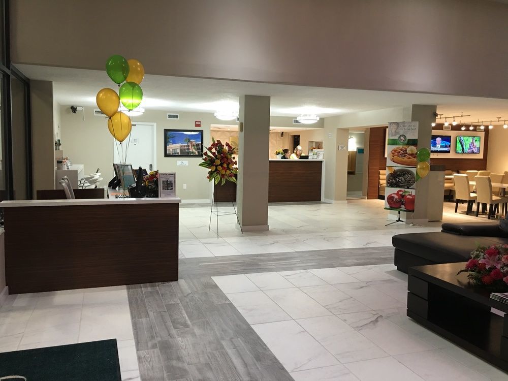 Quality Inn & Suites Kissimmee By The Lake Hotel Four Corners