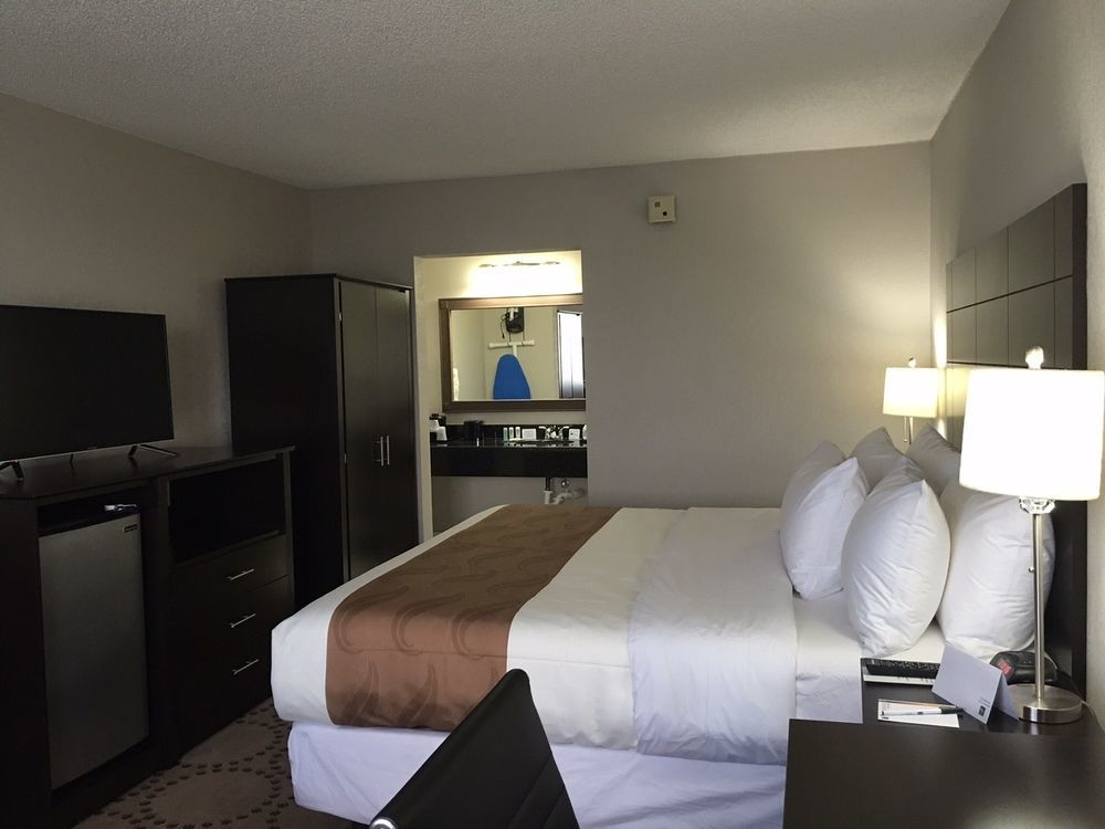 Quality Inn & Suites Kissimmee By The Lake 3*