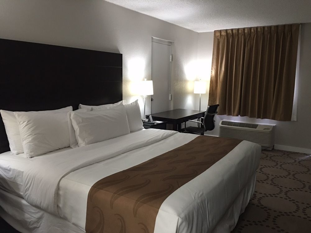 Hotel Quality Inn & Suites Kissimmee By The Lake 3*