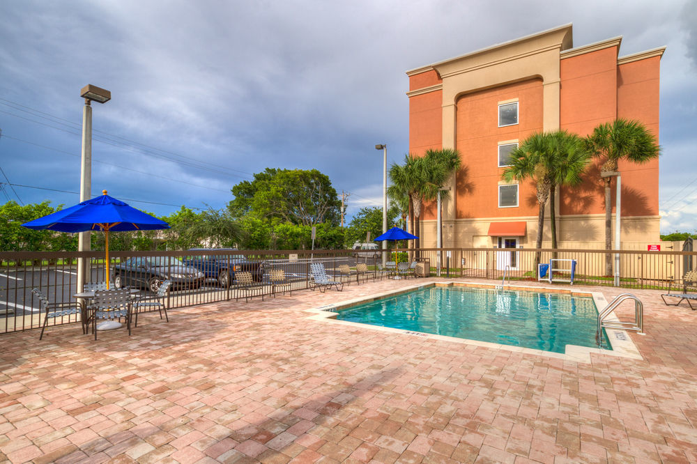 Hotel Hampton & / Myers 3*