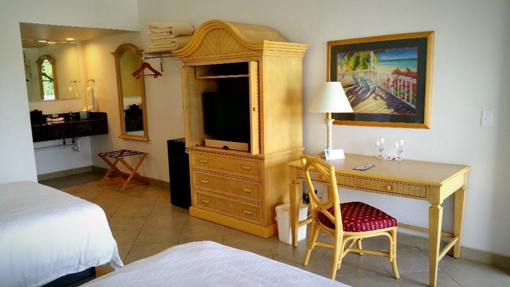 Dolphin Key - Resort