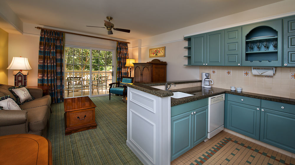 Disney's Saratoga Springs & Hotel Lake Buena Vista