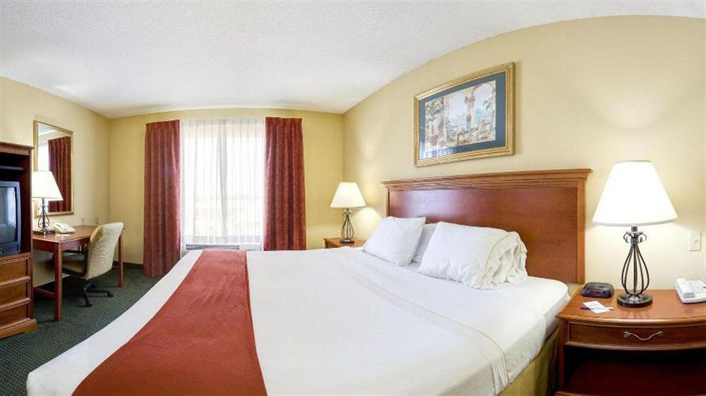 Express & West, An Ihg Brooksville