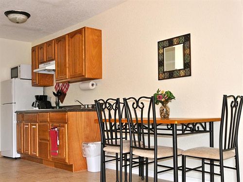 Latitude 26 Waterfront And Marina Motel Fort Myers Beach