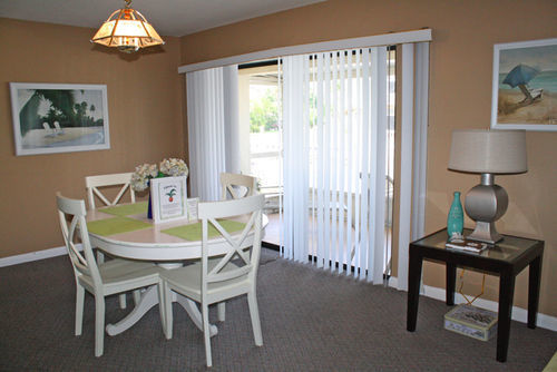 Edgewater Apartment *