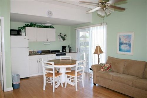 Silver Sands Inn 3*