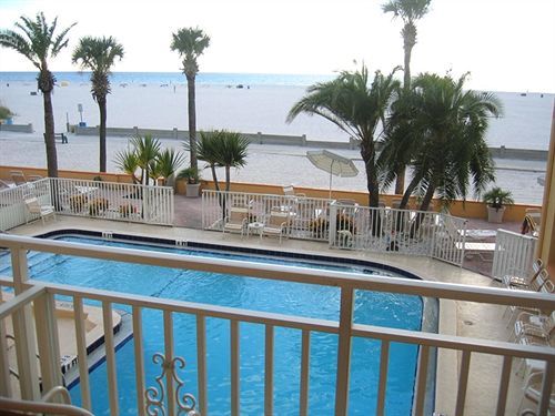 Page Terrace Beachfront Hotel 2*