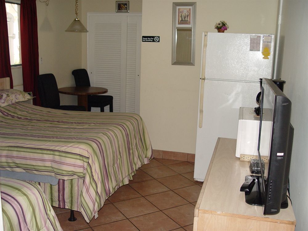 Motel Mardi Gras