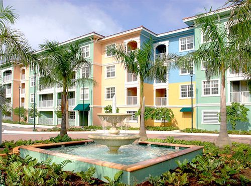 Mizner Place At Town Center, Lauderdale Resort