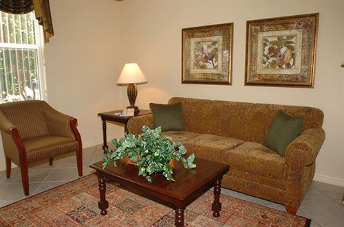 Mizner Place At Town Center, Lauderdale