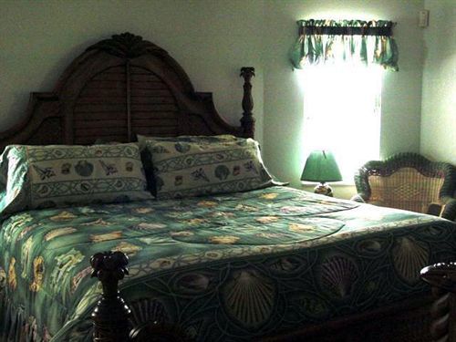 Tropical Paradise Hotel Port Charlotte
