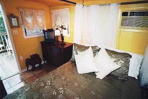 Casa Thorn Bed & Breakfast