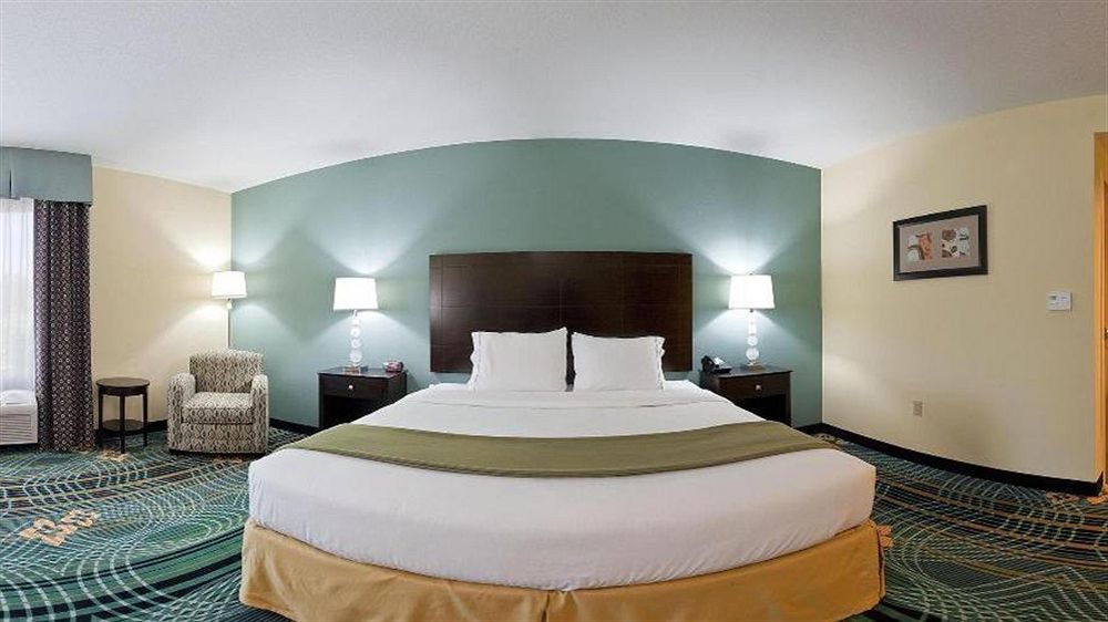 Express & By Ihg