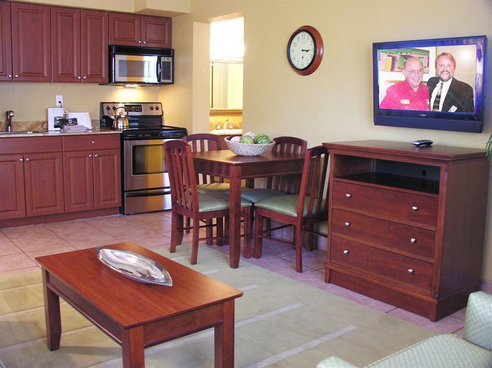 Hotel Away 3*