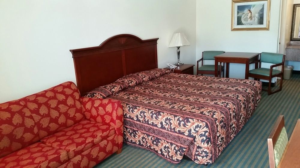 Coconut Grove Motor Hotel 2*