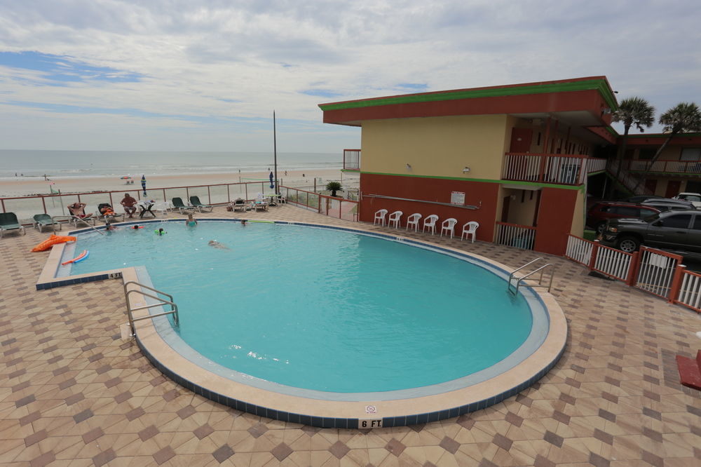 Roomba & - Daytona Hotel 2*