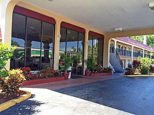 6-daytona Beach, Fl - Speedway Hotel 2*