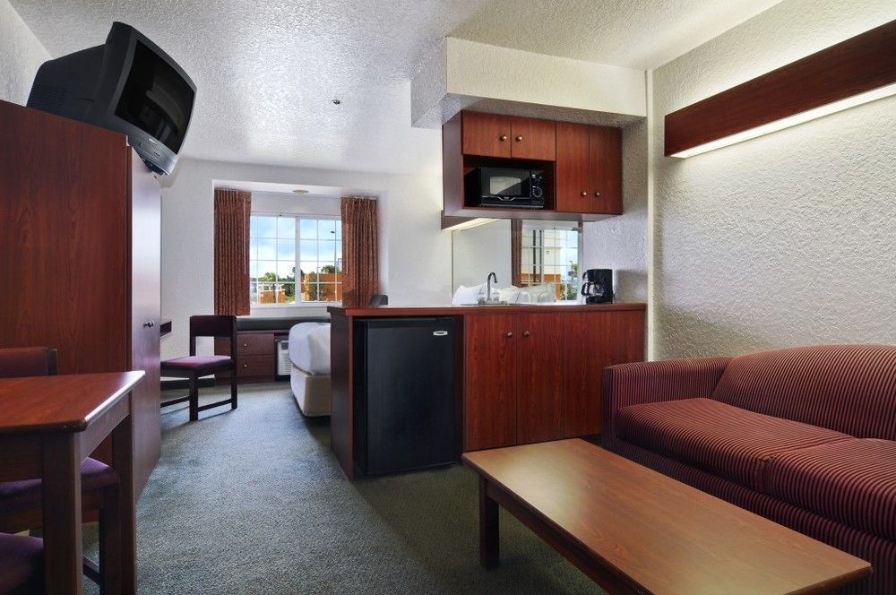 Microtel & 2*