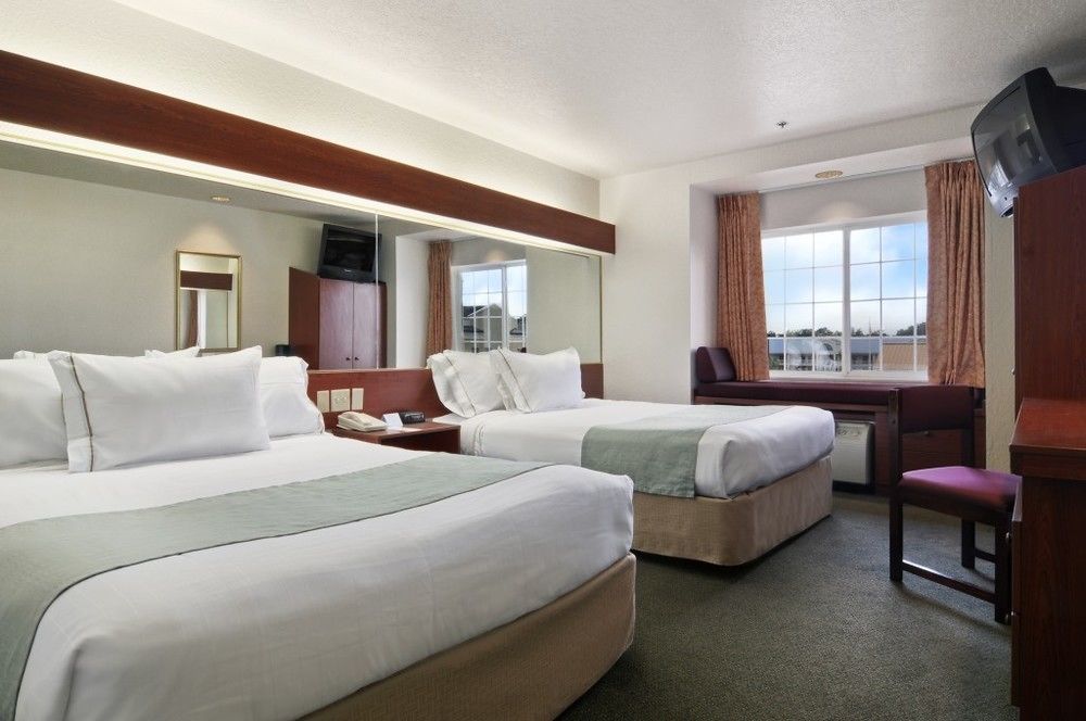 Microtel & Hotel 2*