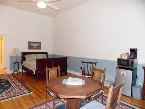 Adventures Unlimited Hotel Milton