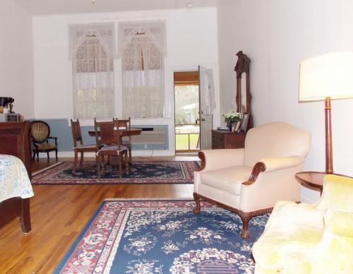 Adventures Unlimited Hotel