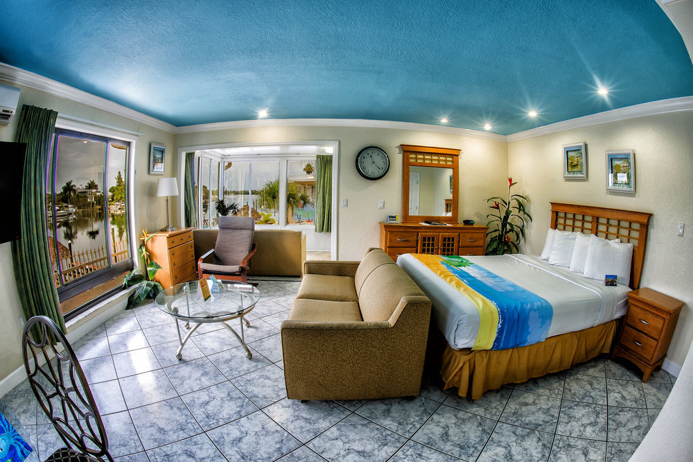 Bayview Plaza Waterfront Hotel 3*