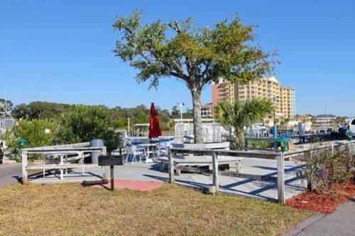 Hotel Dolphin Point By Isle 3*