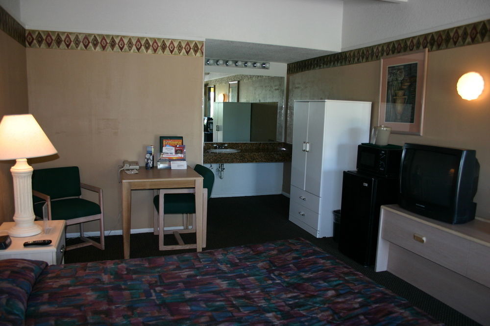 Gables Motel 2*