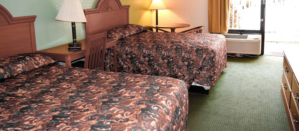 - Hotel