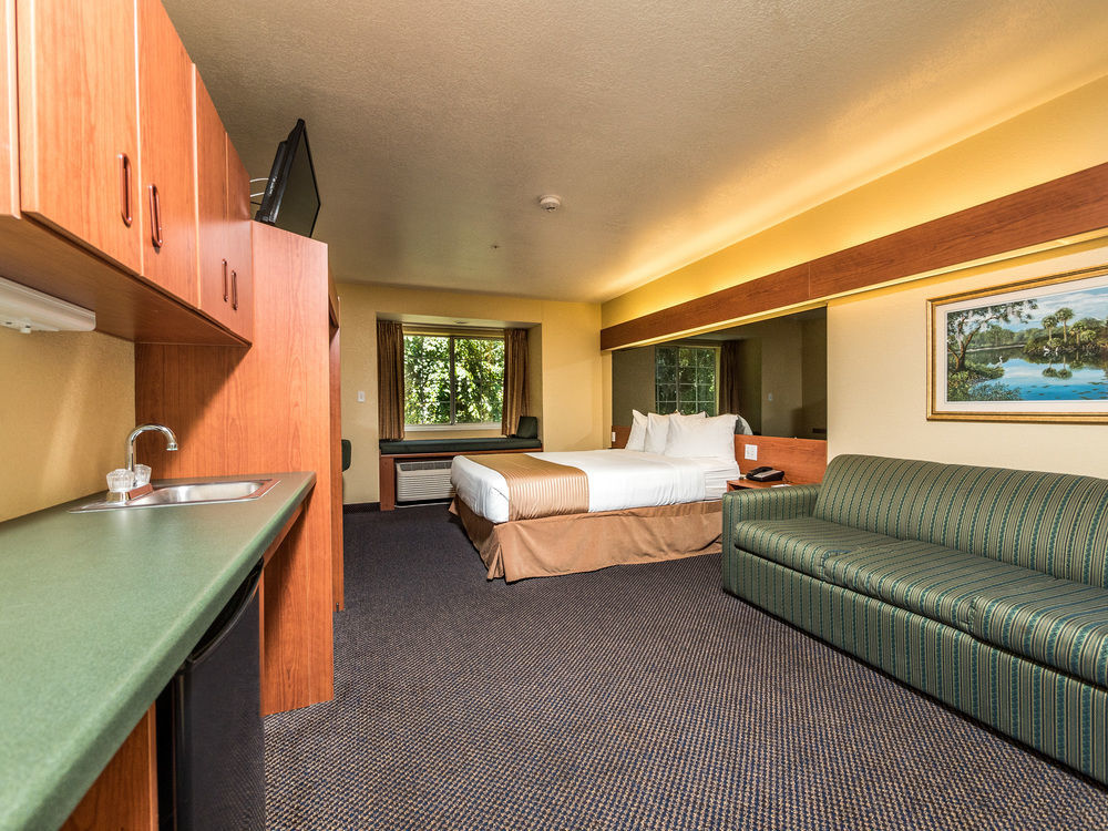 Hotel Microtel And 2*