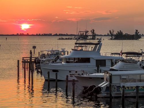 Capt Hirams Resort