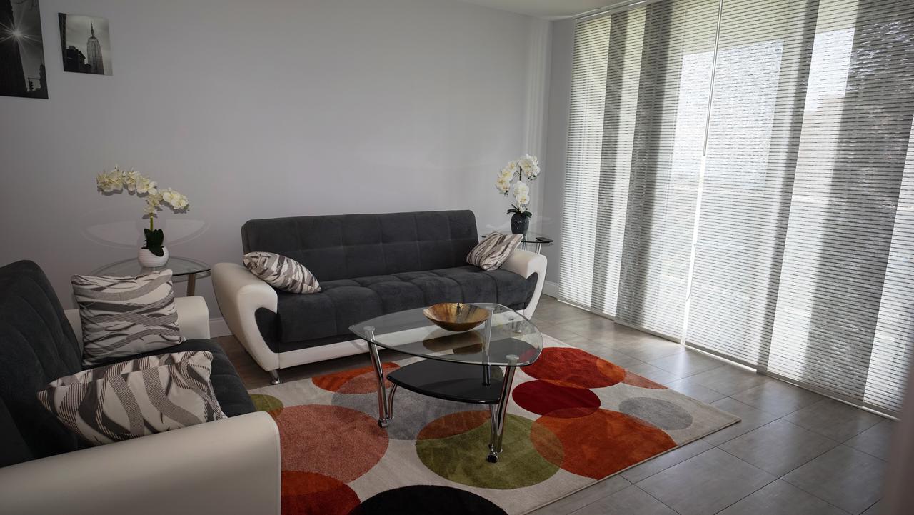 Beautiful Furnished 1b/1,5 Apt With Ocean View! Apartment Sunny Isles Beach