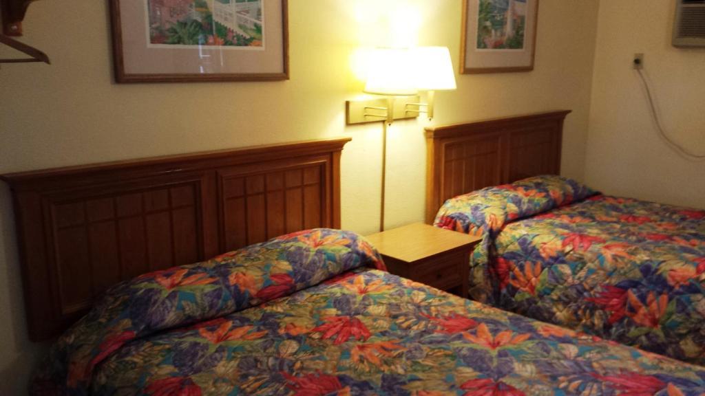By The Beach - Motel