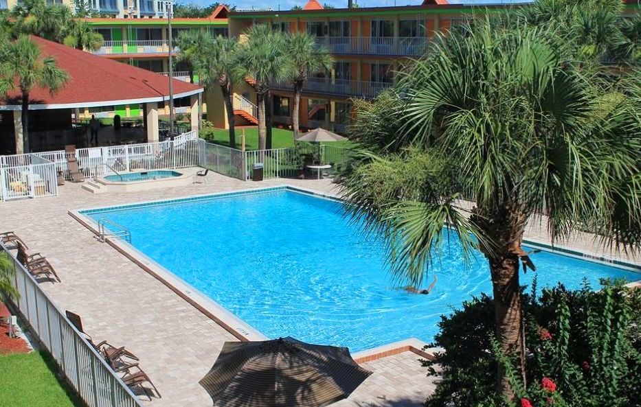 Roomba & At Old Town Hotel Kissimmee