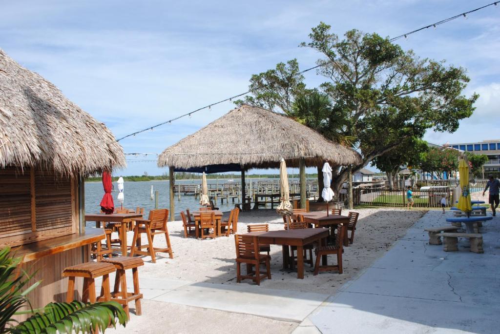 Resort Dockside &