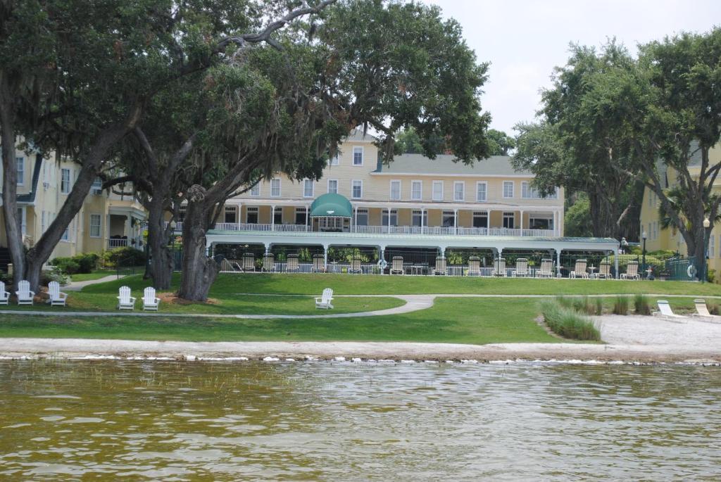Lakeside On Dora Hotel 2*