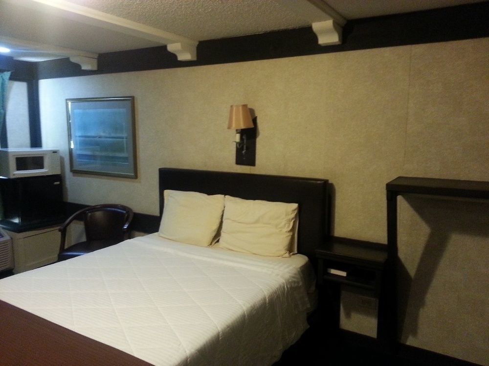 Spinnaker Of Motel