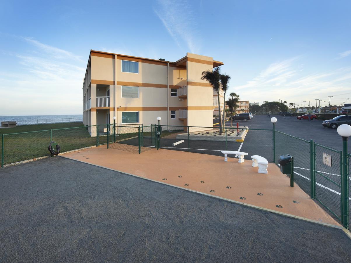 Paradise Club - Ground Floor & Satellite Beach