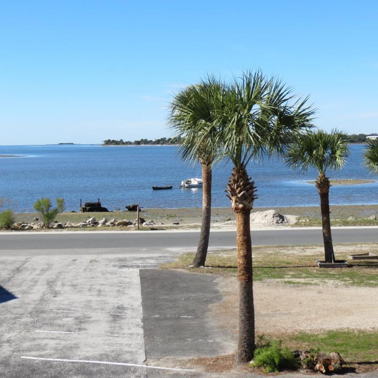 Motel Beach Front 2*